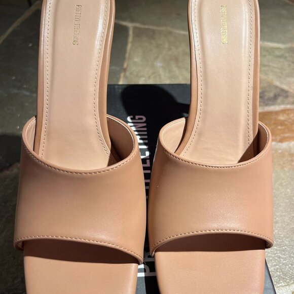 Pretty Little Things Camel Square Toe Heels (Women’s 6)(BNIB) - Picture 2 of 7